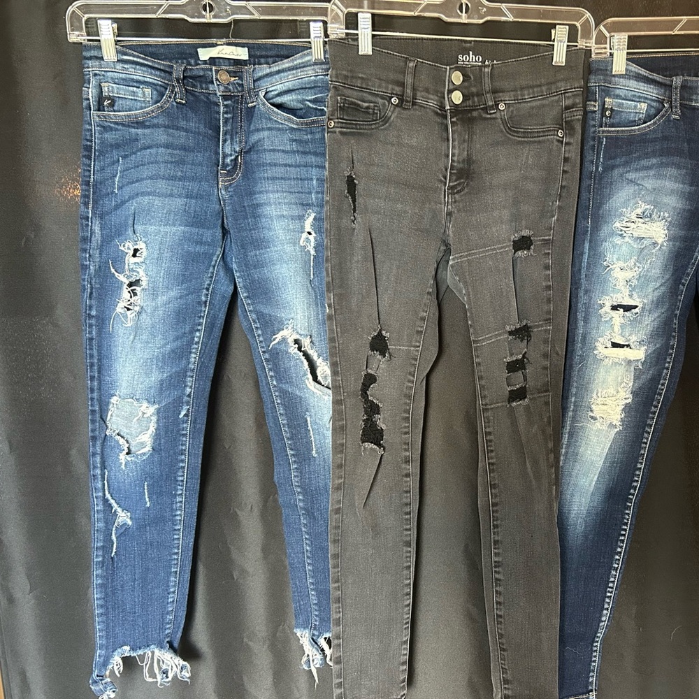 KanCan Women's Distressed Jeans